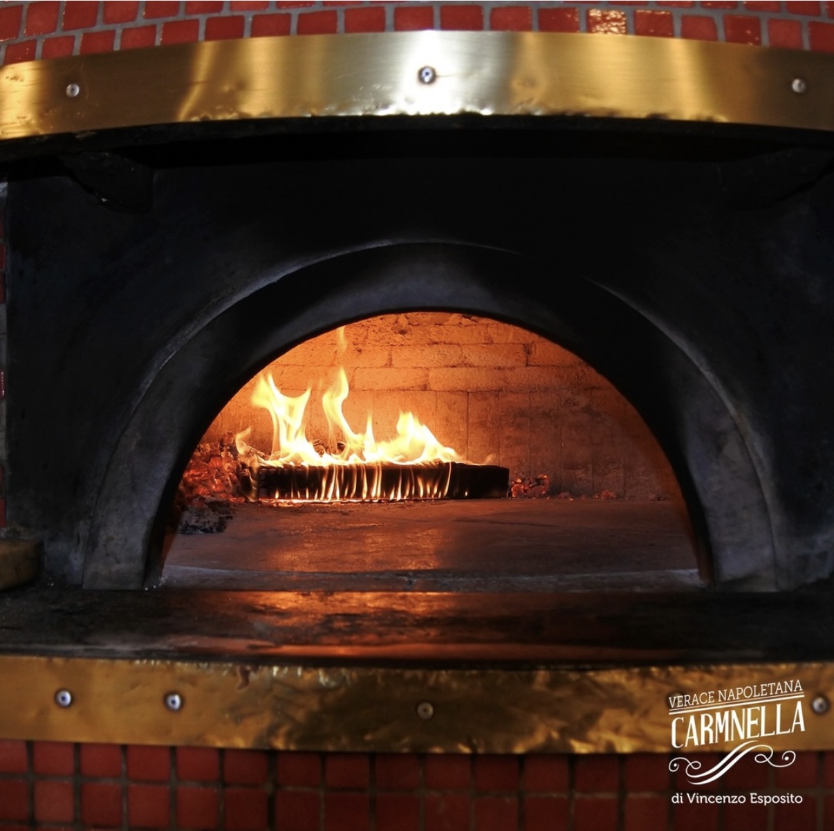 Dettaglio del forno a legna